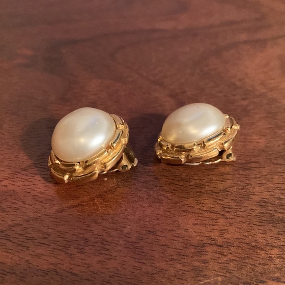 Vintage Chanel Earrings. - Picture 7 of 7